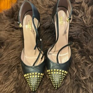 Vintage Gucci Pumps (used) like New.